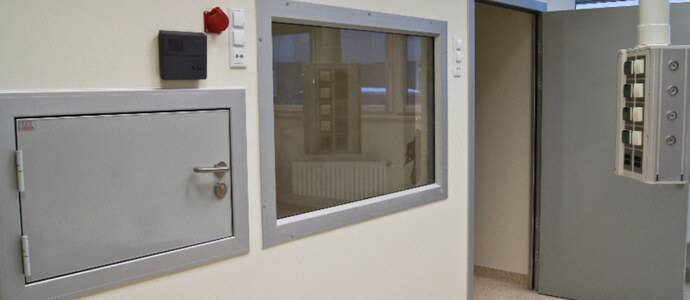 X-ray door after installation